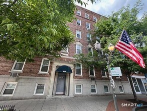 Building Photo - 218 Bedford St