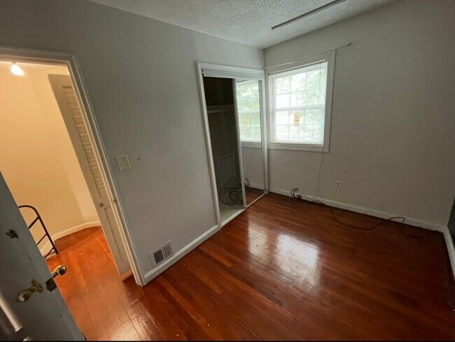 Foto del edificio - 2513 Colebrooke Dr