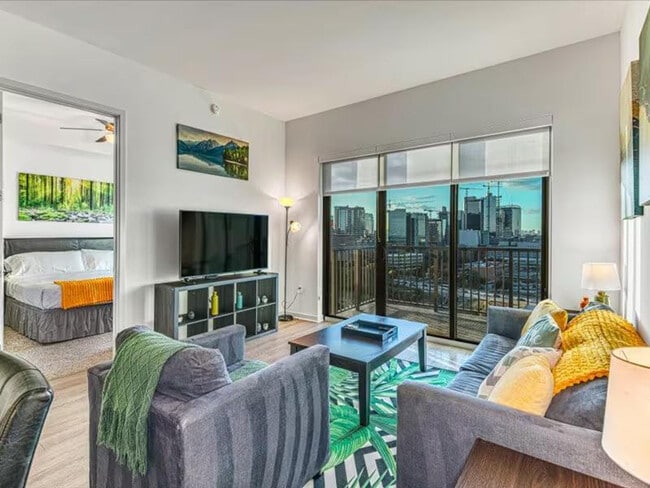 Foto del edificio - 2121 Holcombe Blvd