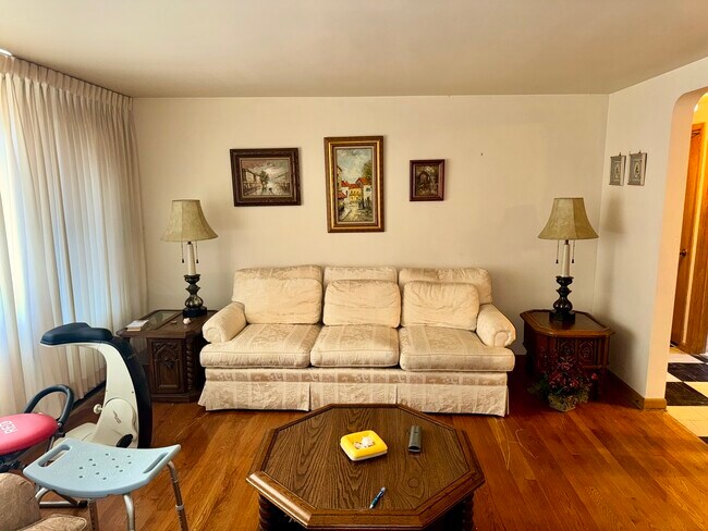 Foto del edificio - 7325 S Kingston Ave