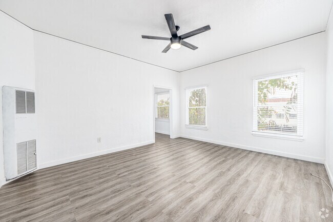 Estudio - 550 pies cuadrados - Dormitorio - 328 Columbia LLC