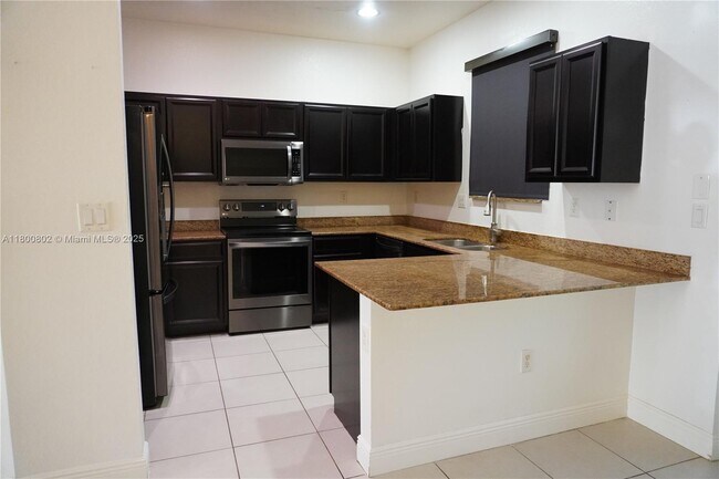 Foto del edificio - 21416 NW 13th Pl