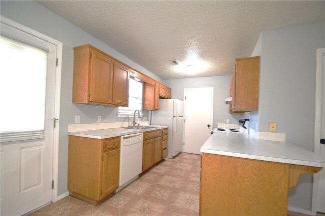 Building Photo - 12 Burnett Cir