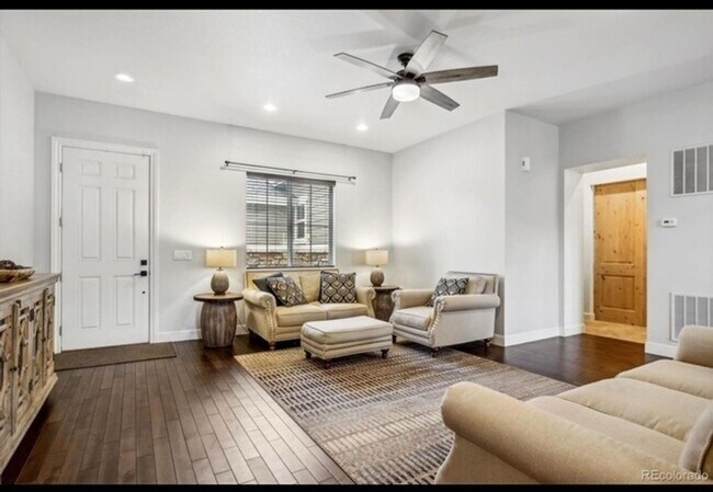 Building Photo - Stunning 4BR Home in West Arvada
