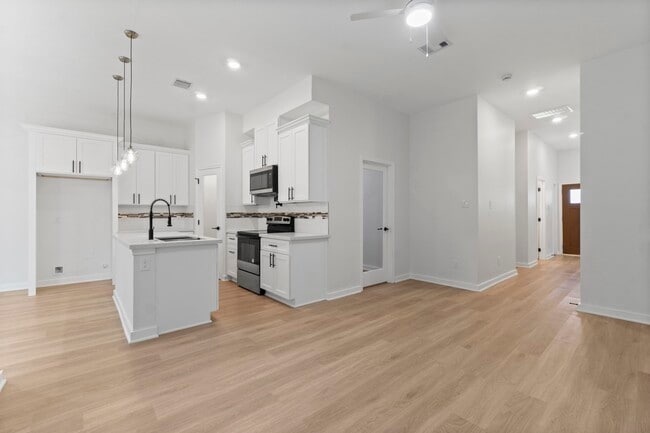 Building Photo - 1007 Spokane River Rd