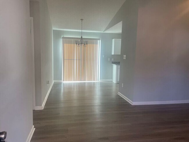 Foto del edificio - 1228 Capps Hollow Dr