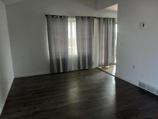 Foto del edificio - 2102 36th St Ct