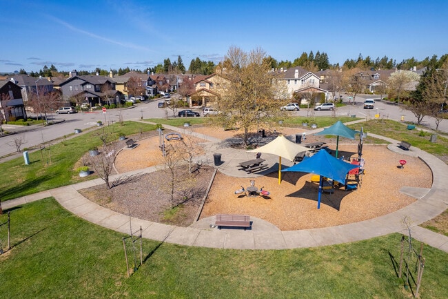 Building Photo - 1680 Southview Dr