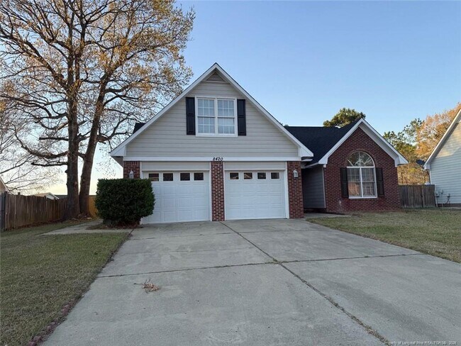 Foto del edificio - 8420 Deertrot Dr