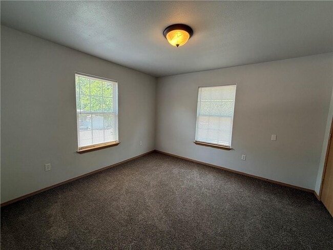 Foto del edificio - 8148 Randall Ln