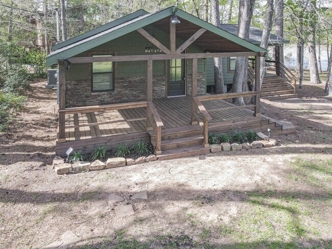 Foto del edificio - 9126 Lazy Ln