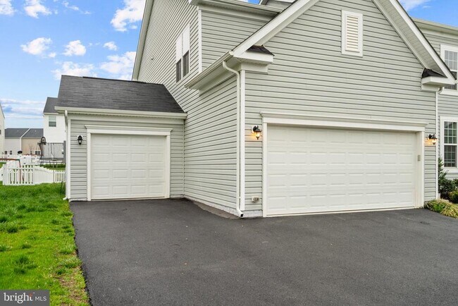 Building Photo - 290 Norland Knoll Dr