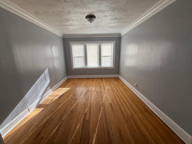 Building Photo - 654 N Lamon Ave