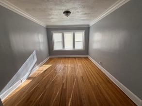 Building Photo - 654 N Lamon Ave