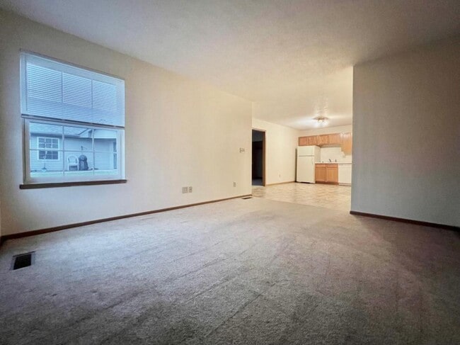 Building Photo - 402 Belisle St