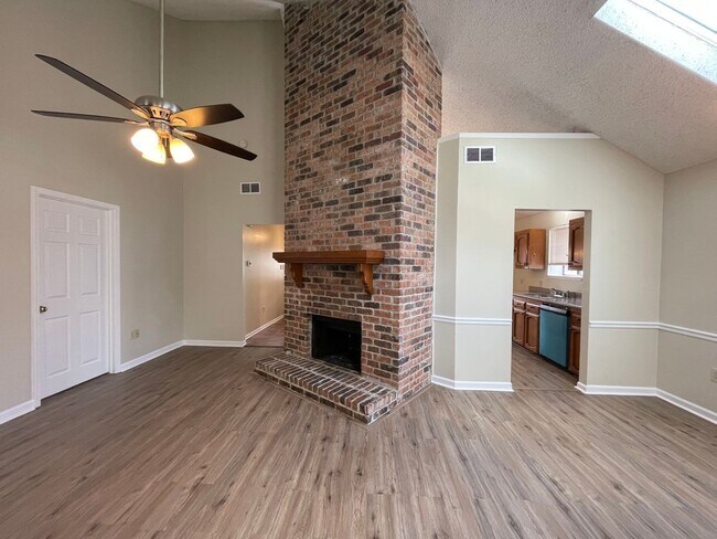 Building Photo - House: Pin Oak Subdivision