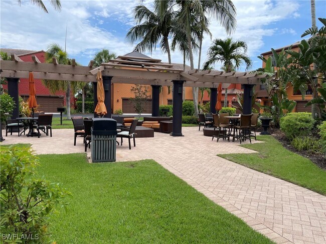 Foto del edificio - 9081 Albion Ln S