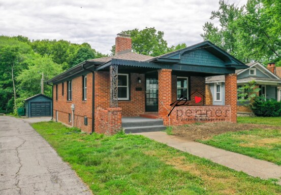 Building Photo - 712 S Main St