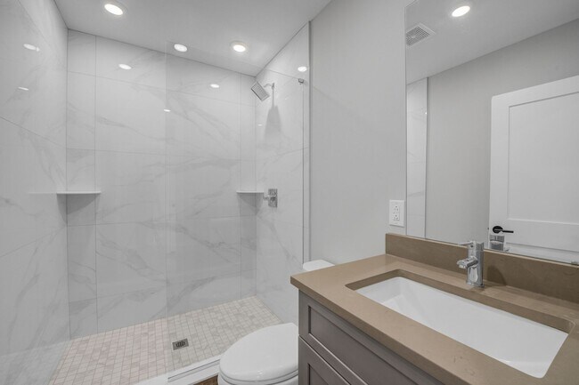 Building Photo - 1205 S 15th Street