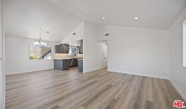 Foto del edificio - 424 Parkman Ave