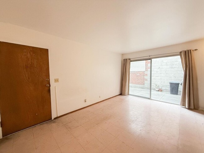 Building Photo - 725 Harrison St