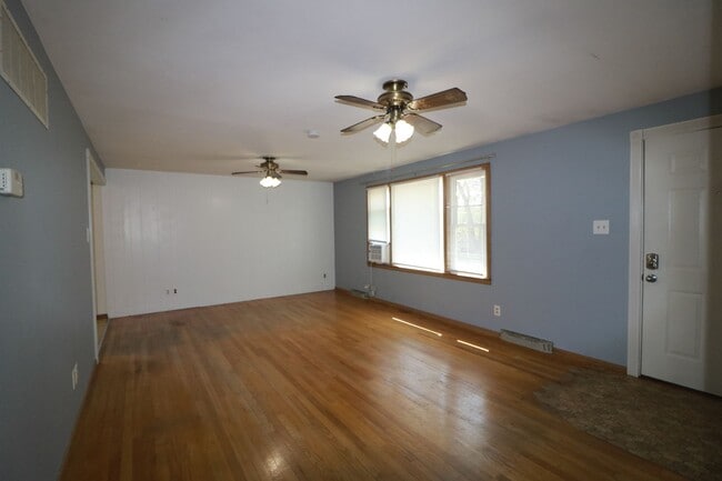 Building Photo - 848 Church Ave