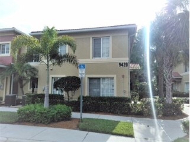 Foto del edificio - 9420 Ivy Brook Run