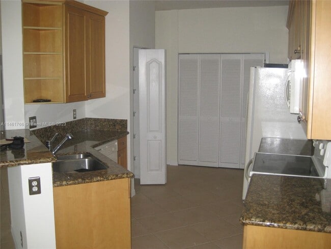 Foto del edificio - 19351 SW 61st St