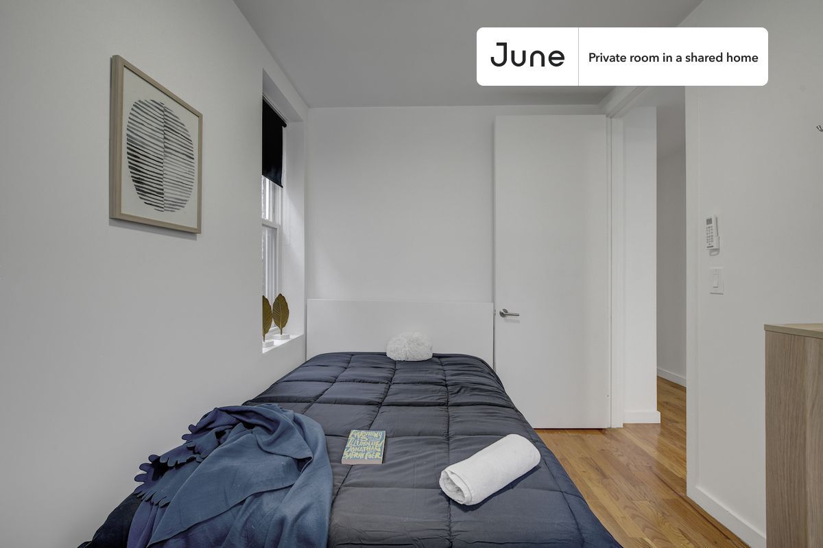 Room in Shared 5.0 bed/1.5 bath home - Room in Shared 5.0 bed/1.5 bath home