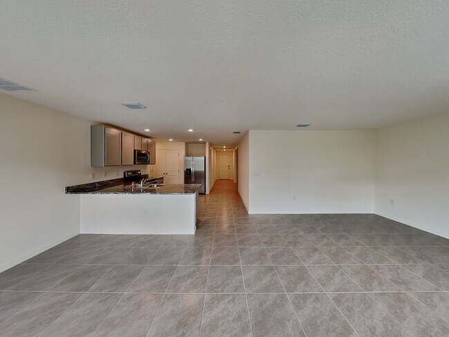 Building Photo - 296 W Twisted Oaks Dr