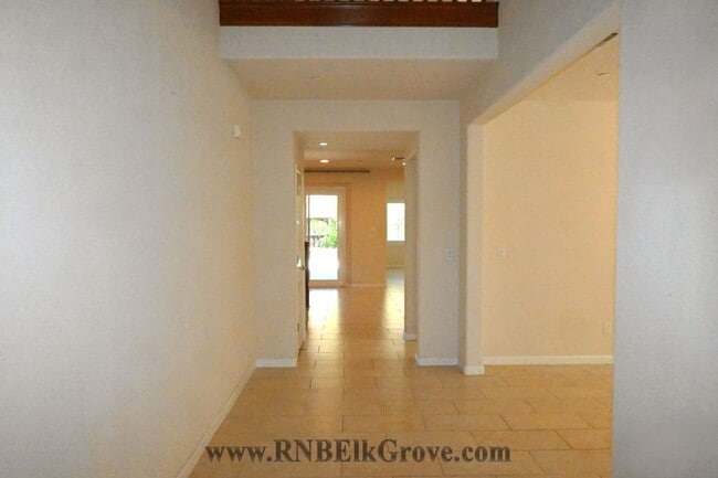 Building Photo - 4 Bed/3.5 Bath Home in Elk Grove! -  Resident Benefit Package Property
