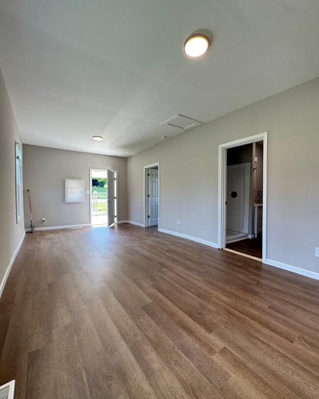 Foto del edificio - 2 Bed 2 Bath House on Easley Avenue