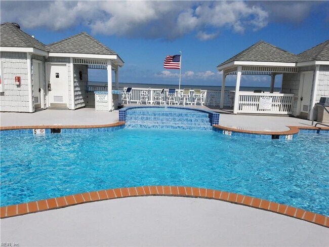Foto del edificio - Bay View First Floor Condo