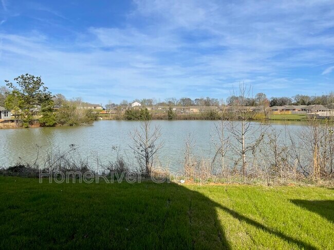 Foto del edificio - 12684 Waterbury Way