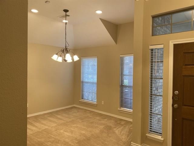 Building Photo - 602 Valencia Dr
