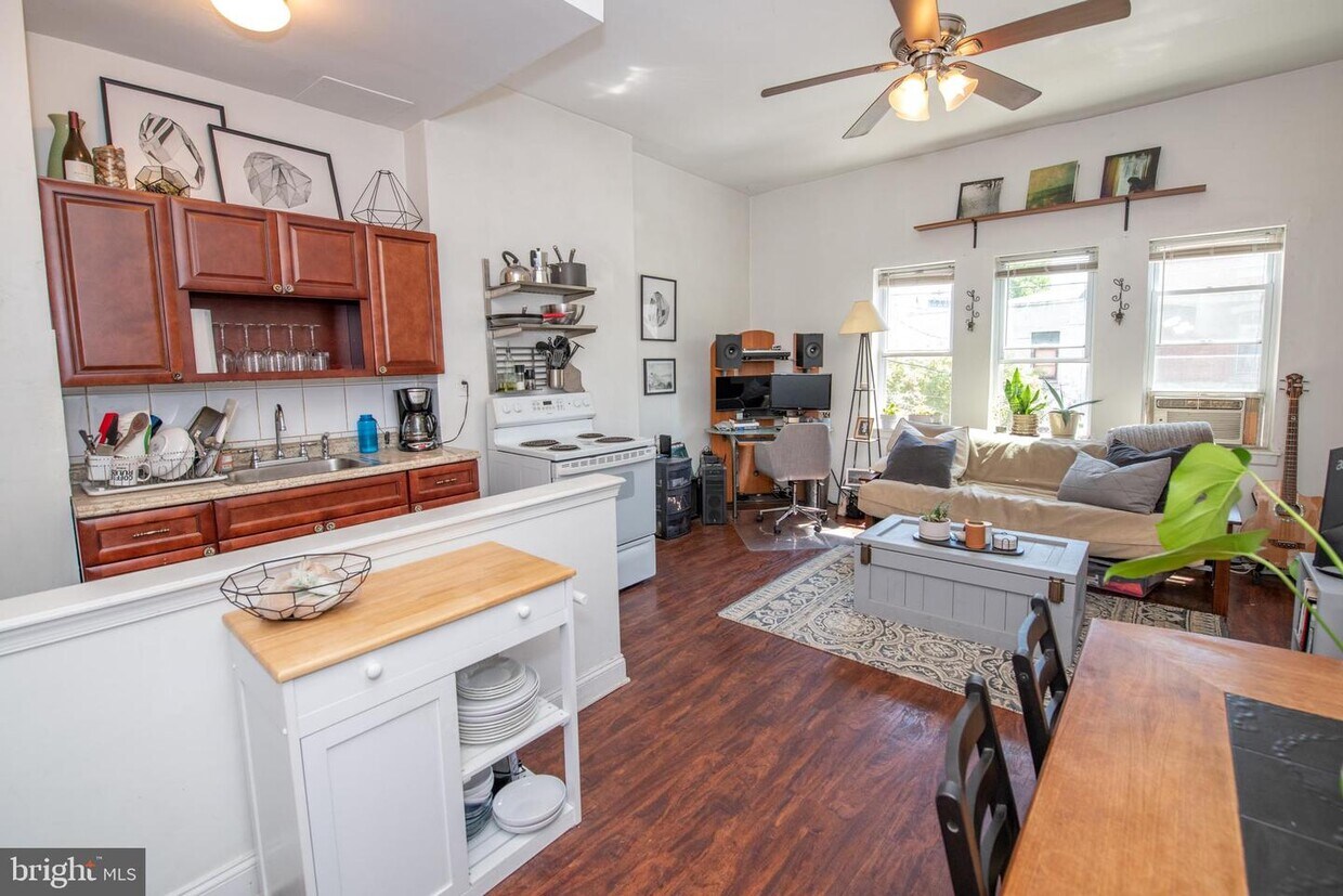 2040 Frankford Ave Unit 2ND FL FRONT, Philadelphia, PA 19125