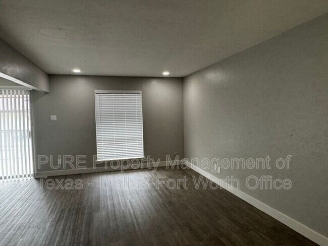Foto del edificio - 15919 Stillwood St