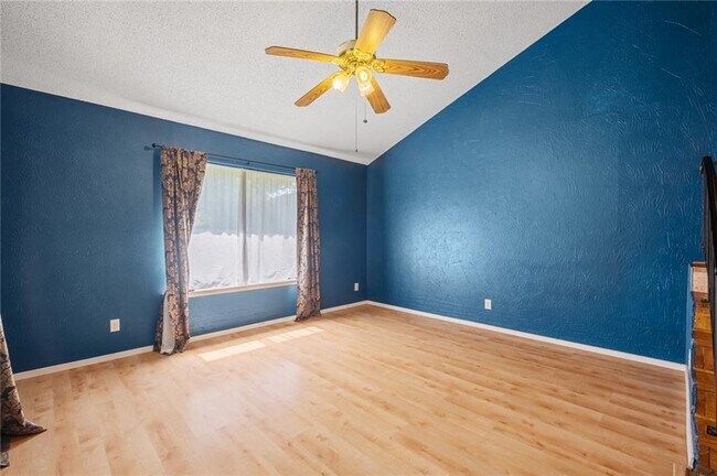 Foto del edificio - 9515 Blue Creek Ln