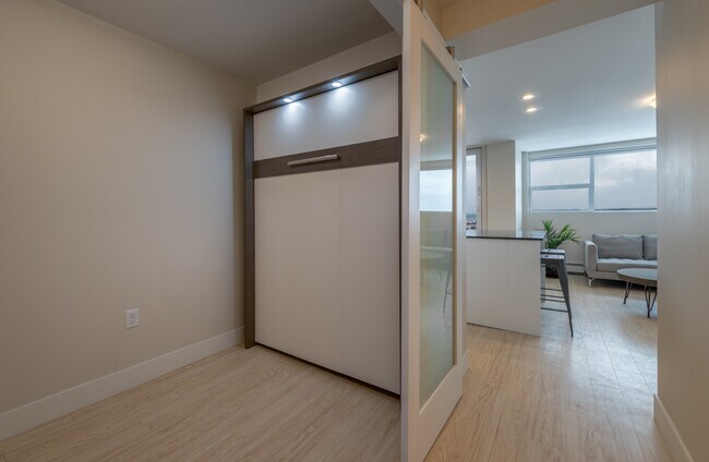 Photo du bâtiment - 5633-5633 Fenwick St