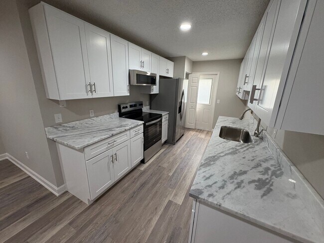 Foto del edificio - 3/2 Condo - Fully Renovated and Near Downt...