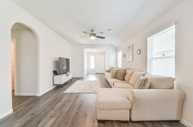 Building Photo - 5522 Briana Dee Dr