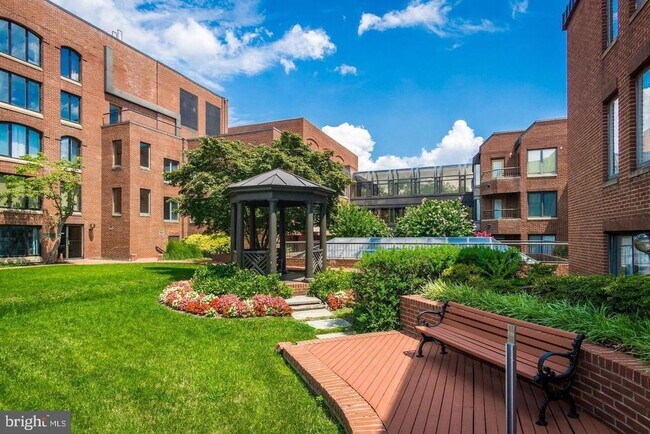 Foto del edificio - 1080 Wisconsin Ave NW