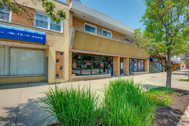 Building Photo - 8138 S Kedzie Ave