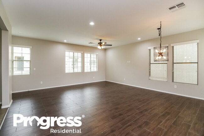 Building Photo - 3505 S Seneca Way