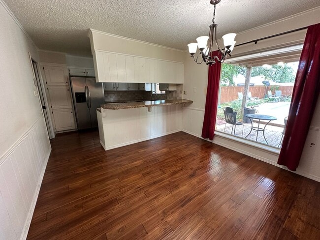 Building Photo - Southern Homes, 3 Bed, 2 Bath WITH Pool!