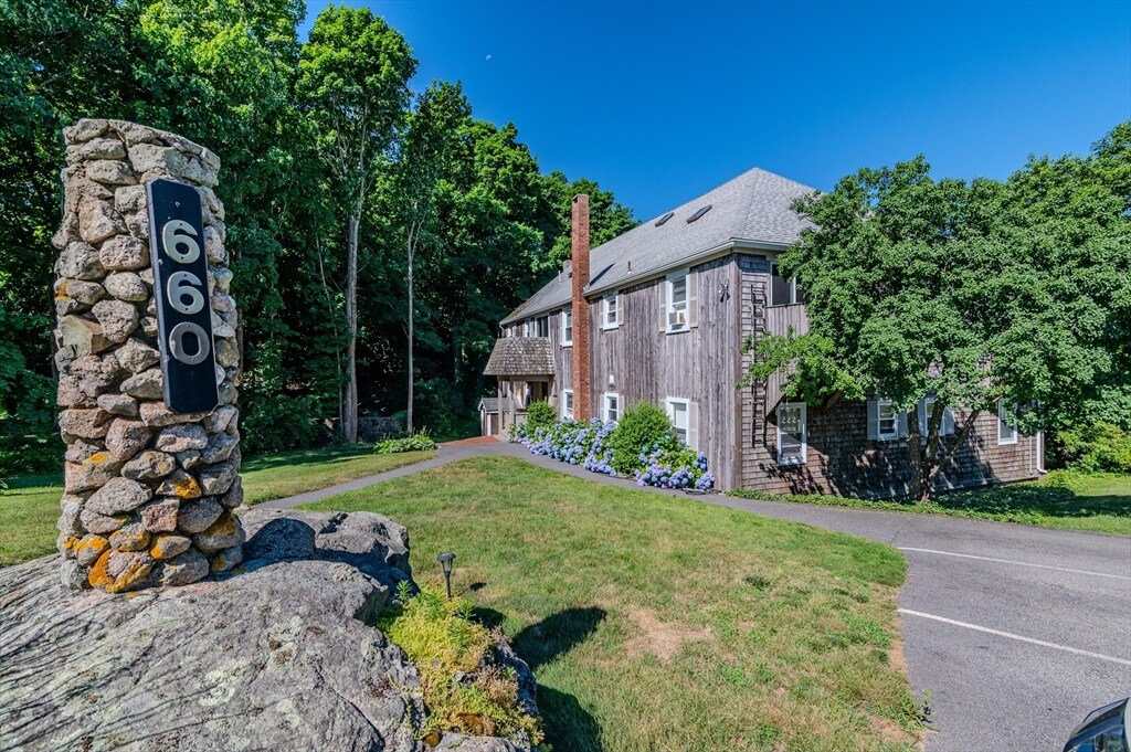 Foto principal - 660 Jerusalem Rd