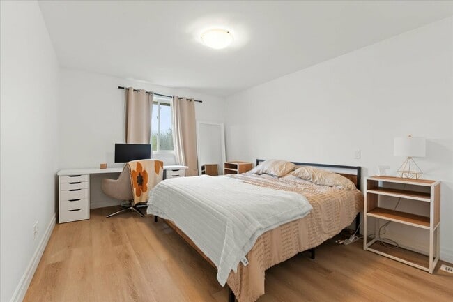 Building Photo - Newer 2-bedroom, 2-bath bungalow townhome in Hillside Meadows
