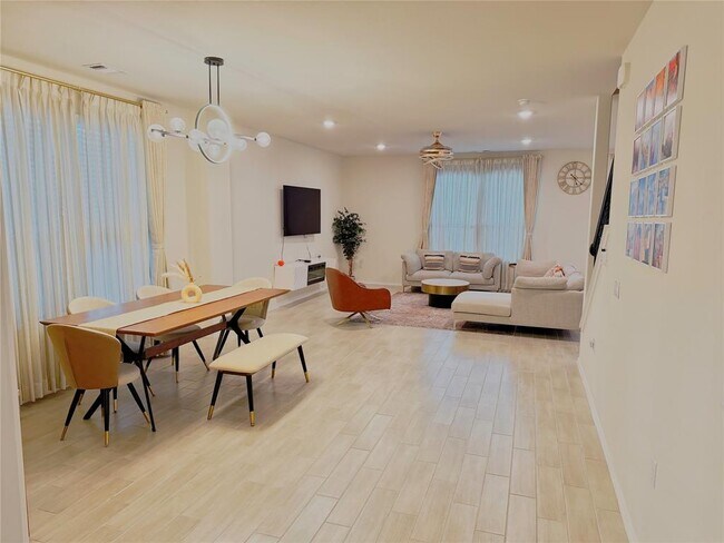 Foto del edificio - 6724 Ellsworth Walk