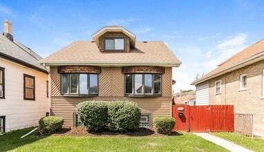 Building Photo - 2418 N 75th Ct