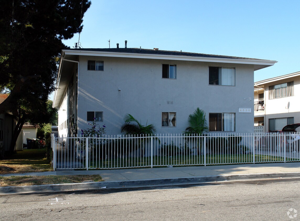 Foto del edificio - 4358 W 136th St